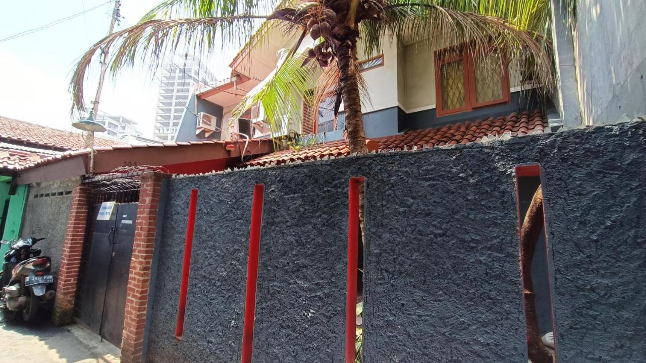 Oyo 91341 D'Phoenix Anggrek Syariah Residence Jakarta Exteriör bild