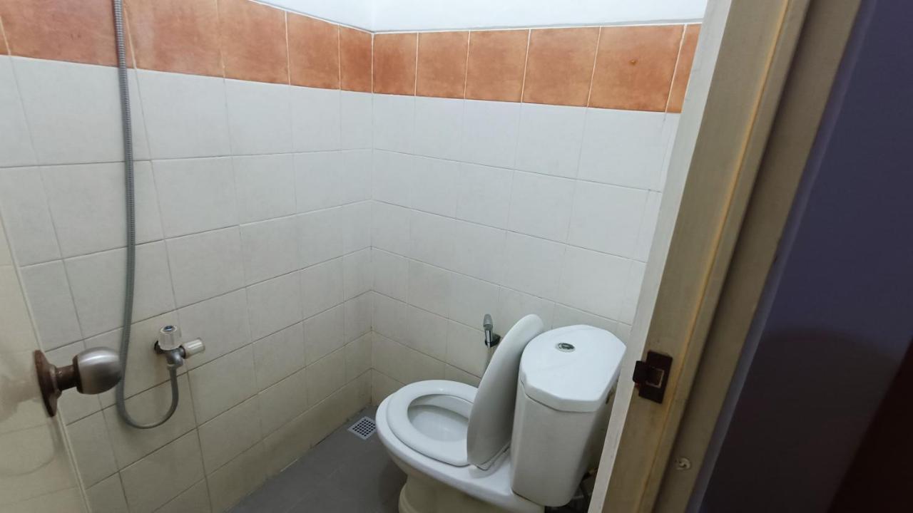 Oyo 91341 D'Phoenix Anggrek Syariah Residence Jakarta Exteriör bild